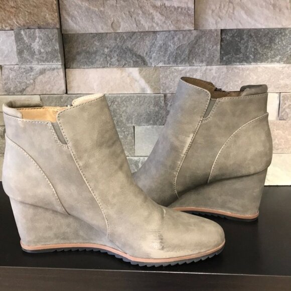 SOUL Naturalizer Women's Haley Ankle Boot - Picture 5 of 11